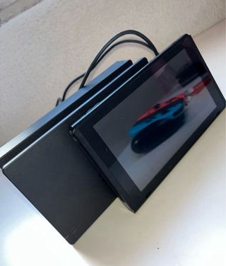 Nintendo Switch Negra con Joy-Con Rojo/Azul