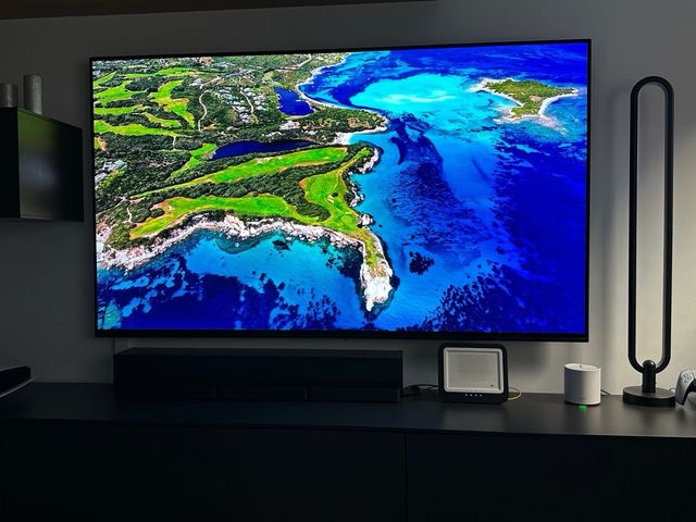 TV Sony Bravia XR77A80J  con soporte vogels inclui