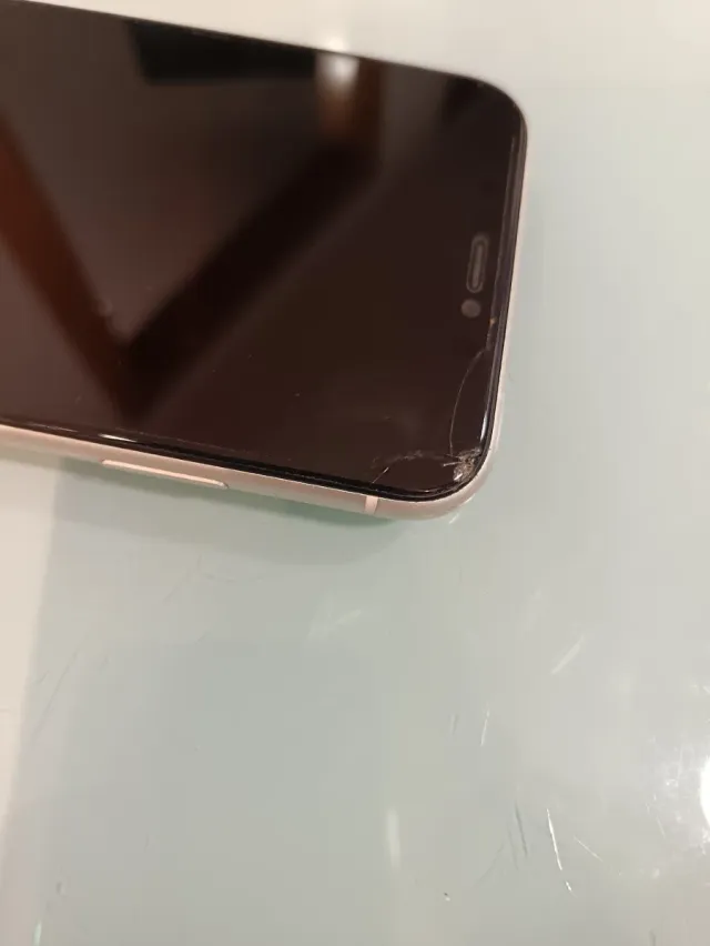 iPhone 11 Preto/branco