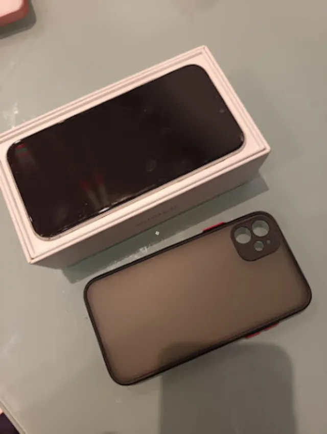 iPhone 11 Preto/branco