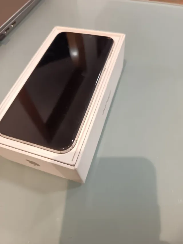 iPhone 11 Preto/branco