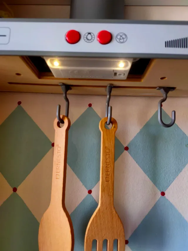 Cocinita de juguete de madera