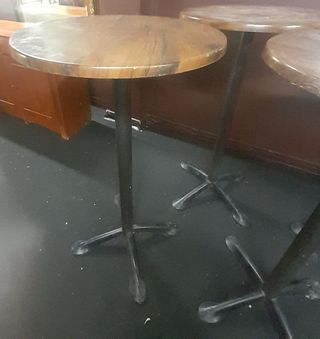 4 Tavoli Altezza Cocktail 70 €/pz. Non si fanno spedizioni