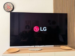 Pata central LG OLED 77” C4