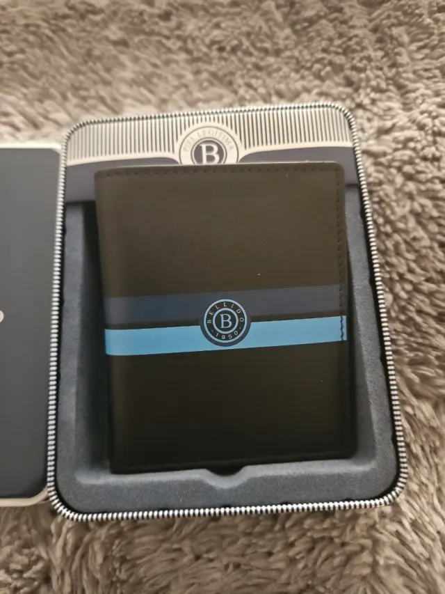 Tarjetero Miguel Bellido Negro y Azul