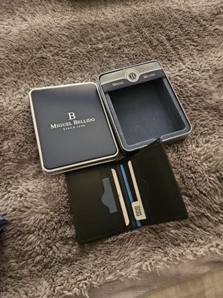 Tarjetero Miguel Bellido Negro y Azul