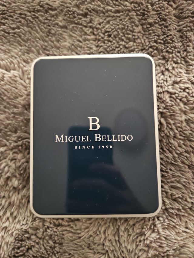 Tarjetero Miguel Bellido Negro y Azul