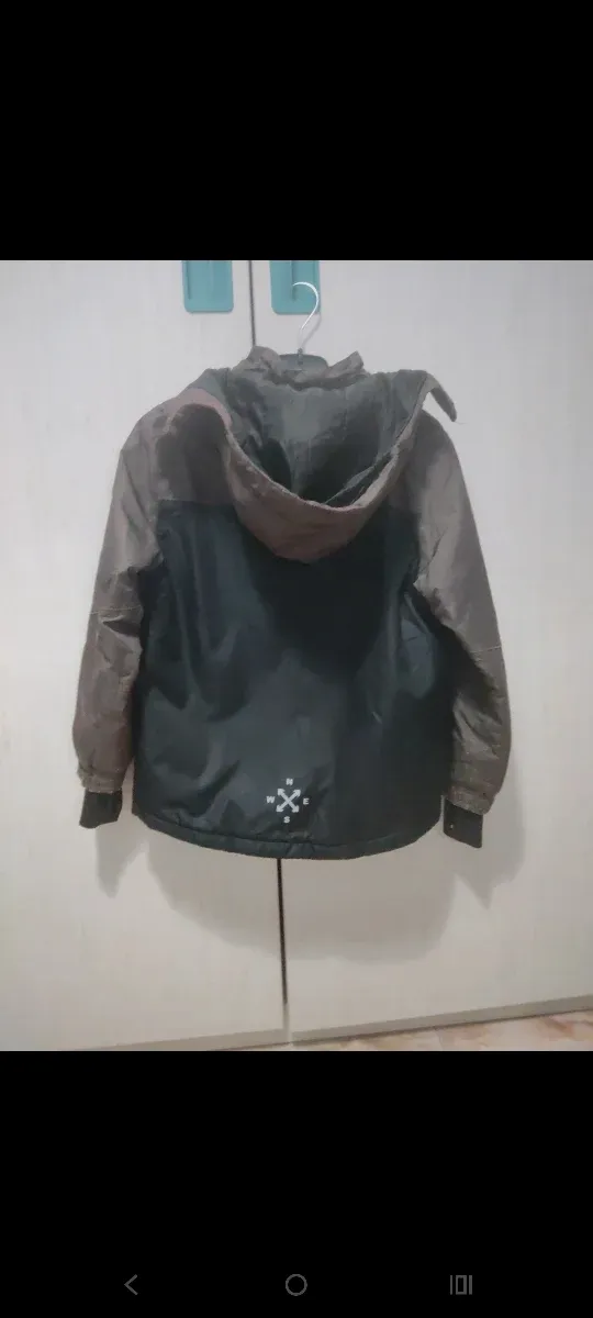 Chaquetón infantil azul y chaquetón infantil negro