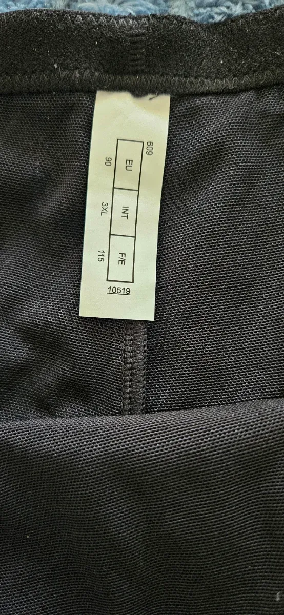 Conjunto sujetador y braguita encaje negro.