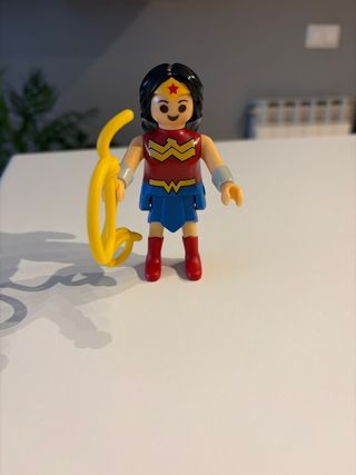 Wonder Woman kinder huevo Maxi 