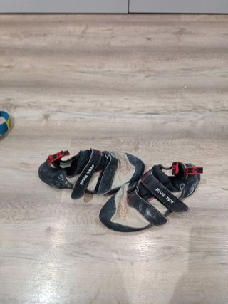 Pies de Gato Five Ten Beige/Negro