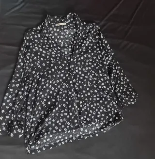Camisa floral Pull&Bear Talla M