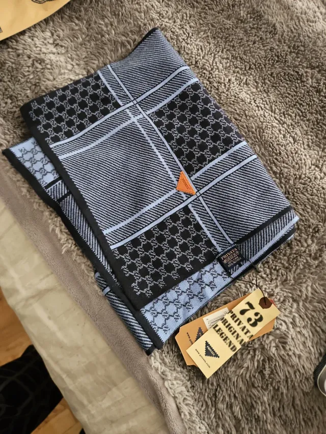 Fular Privata Negro y Gris