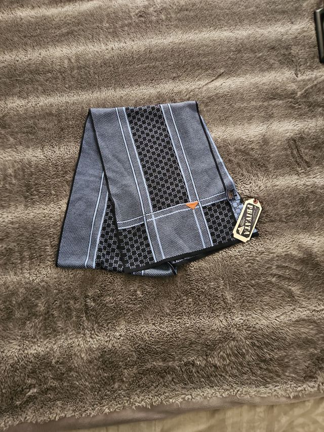 Fular Privata Negro y Gris