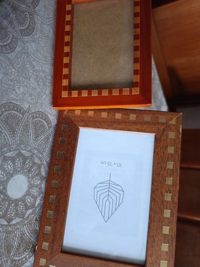 Marcos de fotos madera dorados y naranjas