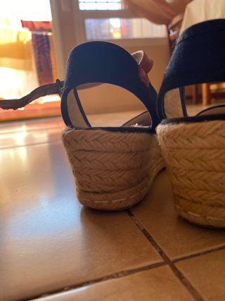 Sandalias Tommy Hilfiger Negras y Marrones