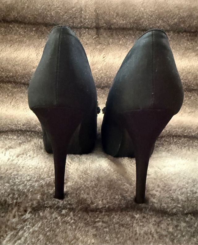 Tacones Suitblanco Talla 38 Negros