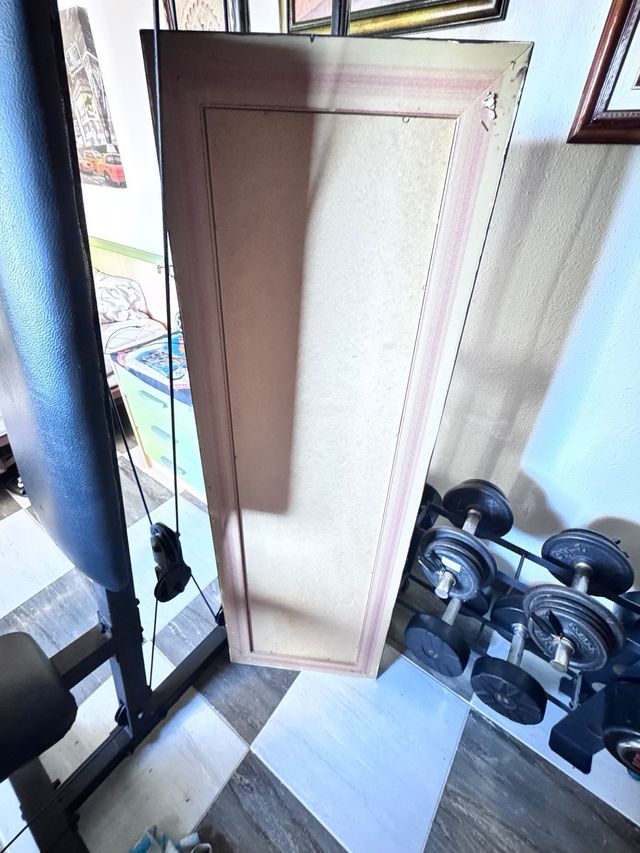 Specchio nero con cornice in legno