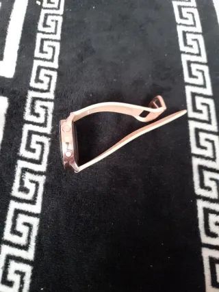 Reloj mujer rosa sin cargador