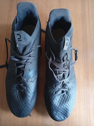 Botas de fútbol negras