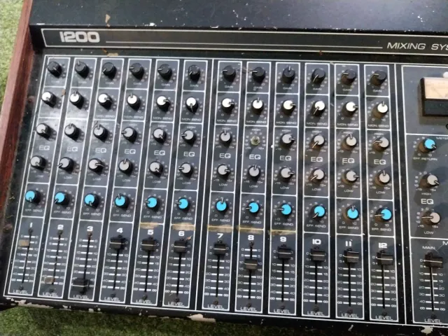 Mesa de Mezclas Peavey 1200. Año 1980