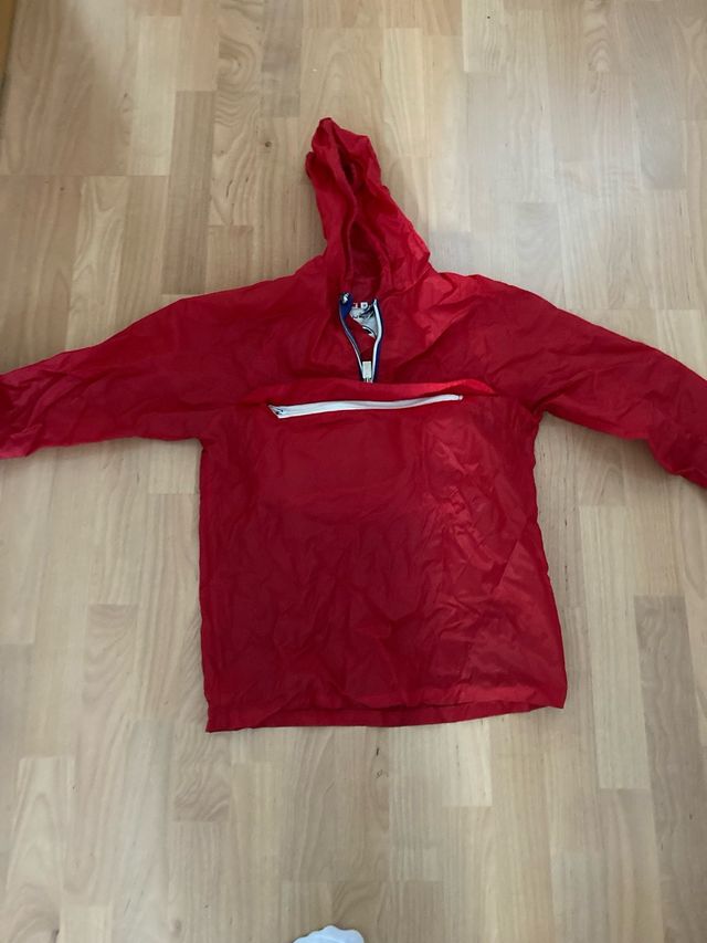 Chubasquero rojo 10/12 años