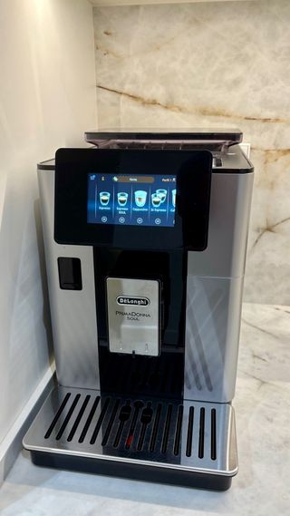 Cafetera Superautomatica DeLonghi Primadonna Soul