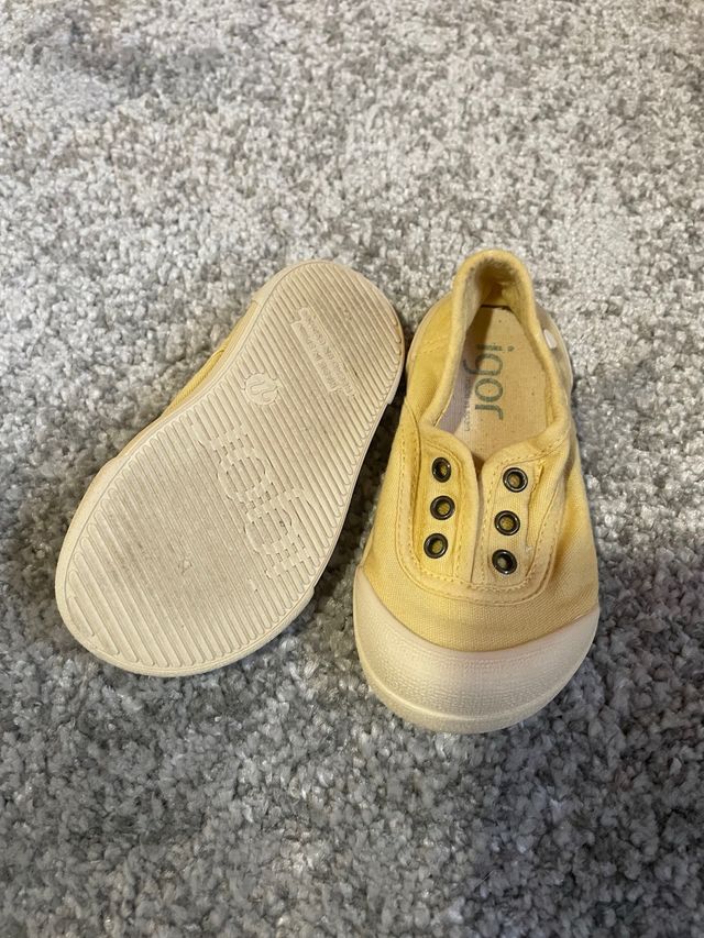 Zapatillas Igor amarillas talla 22