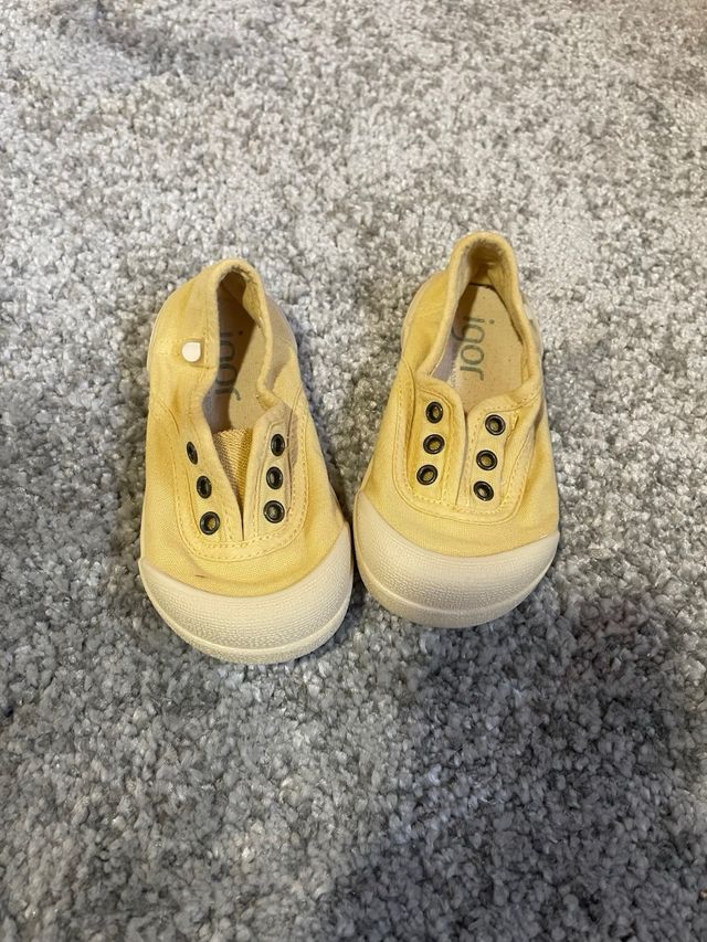 Zapatillas Igor amarillas talla 22
