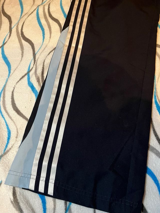 Pantalón Adidas Retro Negro Rayas Azules