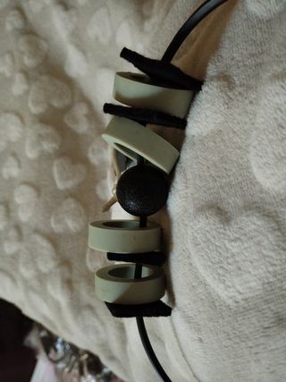 Collana feltro nero e gomma