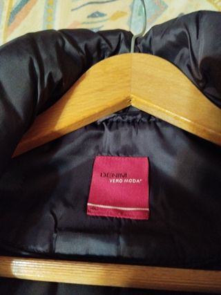 Parka acolchada mujer color berenjena