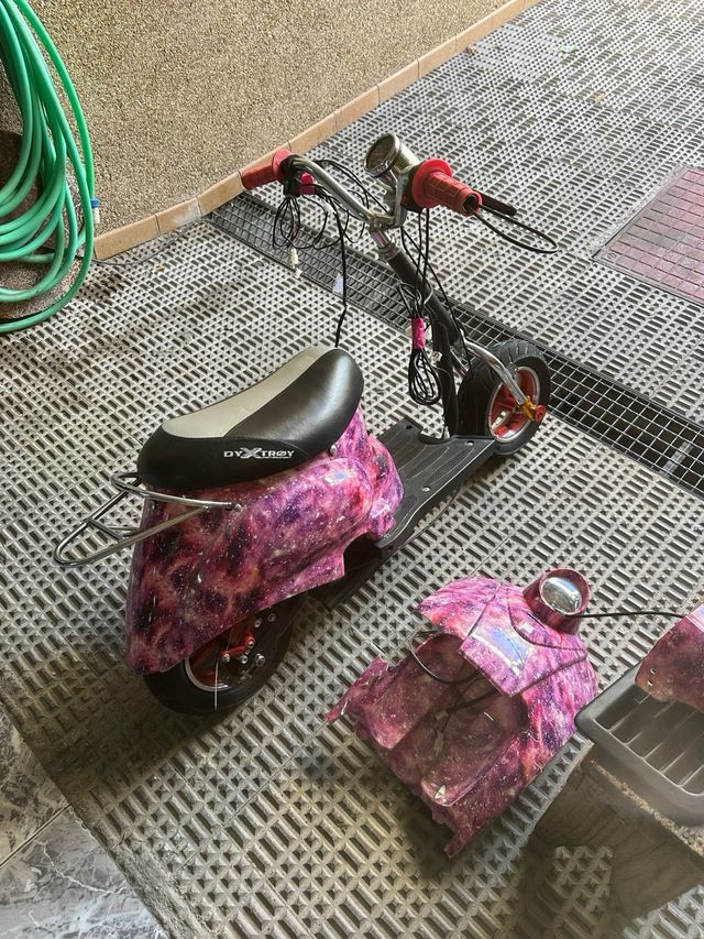 Mini Scooter Eléctrica Estilo Vespa