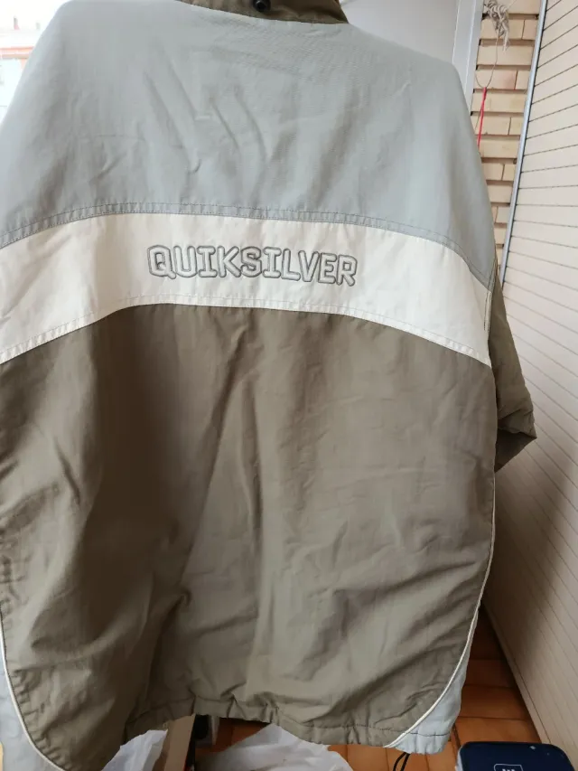 Anorak Quiksilver Beige/Gris Talla L recoger en la