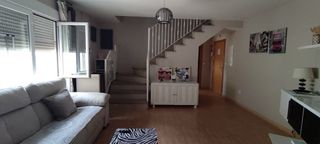 Precioso dúplex cerca piscinas naturales