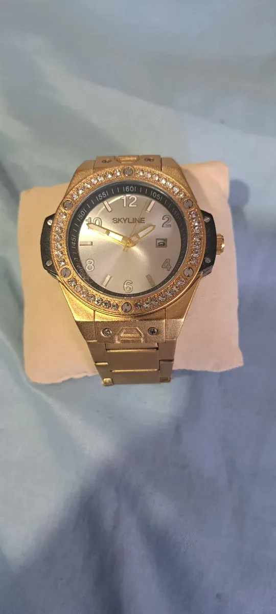 Reloj Skyline Dorado con Cristales de hombre