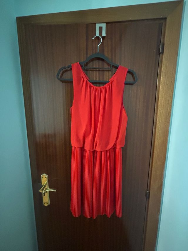 Vestido rojo plisado
