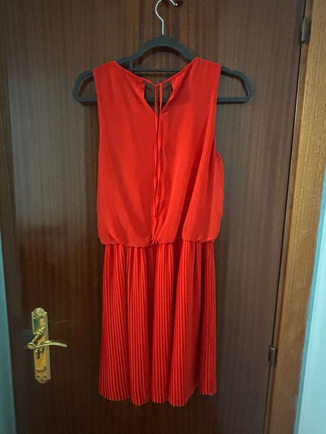 Vestido rojo plisado