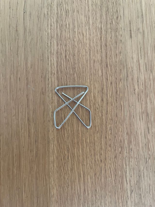 Lote 5 pinzas de oficina + 14 clips “pajarita”.