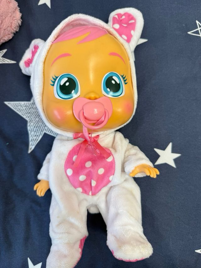 Bebé Llorón con traje de conejito