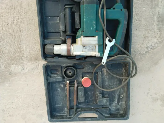 Martillo demoledor con maletín