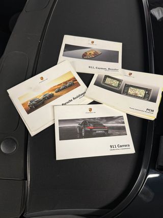 Porsche 911 Carrera Cabrio Blanc Edition PDK