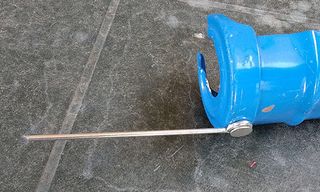 Pistola silicona tipo cremallera 225 mm