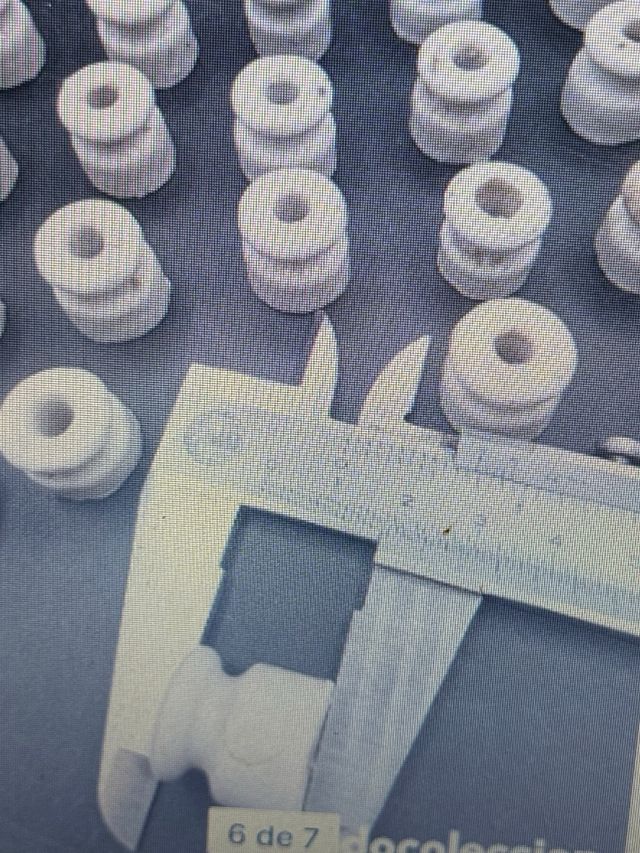 Lotto 56 Isolatori Elettrici Jicaras