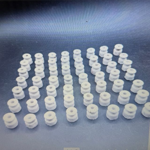 Lotto 56 Isolatori Elettrici Jicaras