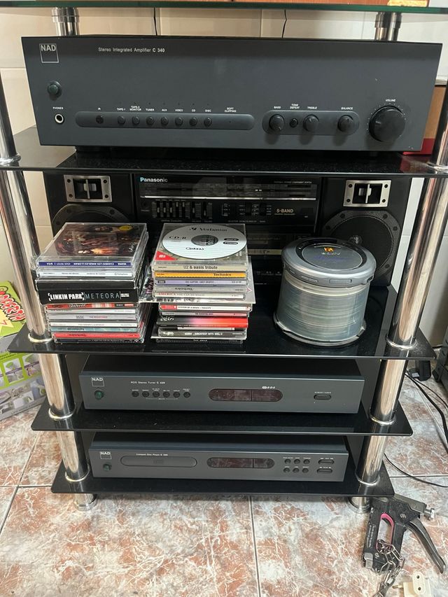 Equipo Hifi NAD: Amplificador, CD y Tuner