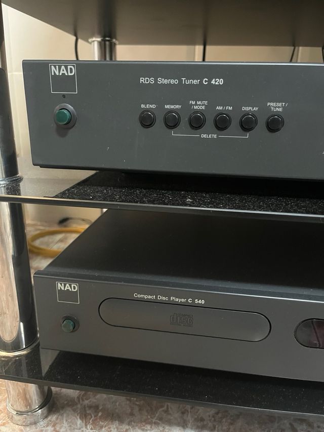 Equipo Hifi NAD: Amplificador, CD y Tuner