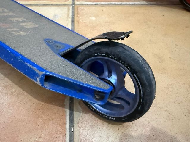 2 Patinetes Bestial Wolf Booster B12