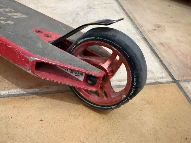 2 Patinetes Bestial Wolf Booster B12