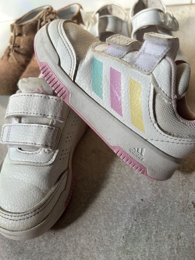 Zapatitos niña Adidas Tallas 23 y 24